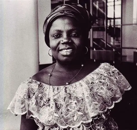 Buchi Emecheta Biography, Wikipedia, Early Life, Marriage, Career & Death