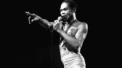Fela Kuti Biography, Wikipedia, Early Life, Wife, Career & Afrobeat Pioneer Legacy